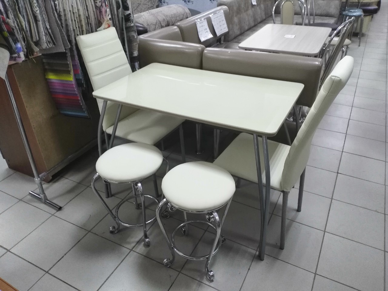 Стол "Стекло" ( цвет в ассортименте) ноги дуги 1100*700*750 ИП Хакимов г.Чайковский