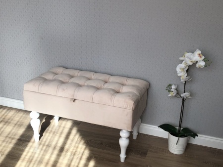 Банкетка с каретной стяжкой 760 резные ноги (ИП Салеева) Банкетка с каретной стяжкой 760 резные ноги (ИП Салеева)