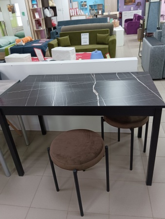 Стол "Эльдо"  пластик кв.ноги черный/ цвет в ассортименте