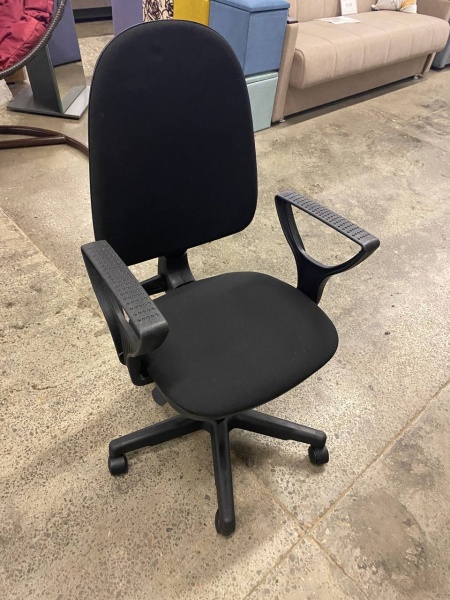 Кресло офисное Престиж/подлокотники  МФ "ФАКТОР МЕБЕЛЬ" Кресло офисное Престиж/подлокотники  МФ "ФАКТОР МЕБЕЛЬ"